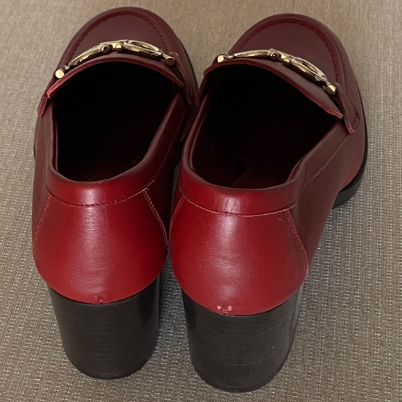 Salvatore Ferragamo Rolo Block-Heel Leather Loafers. New in Box. Size 6D. - Picture 9 of 16